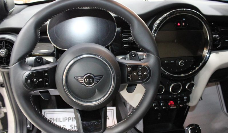 
								Used 2024 MINI Cooper full									