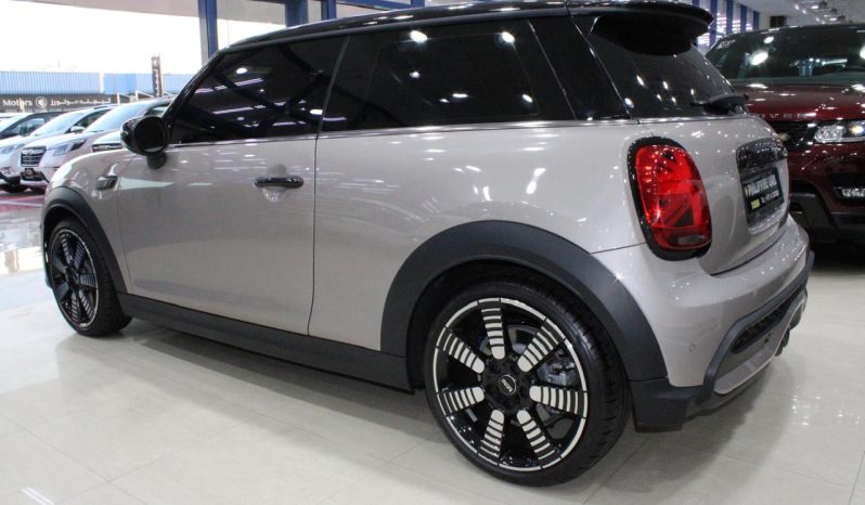 
								Used 2024 MINI Cooper full									