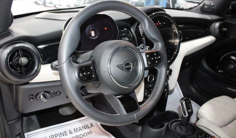 
								Used 2024 MINI Cooper full									
